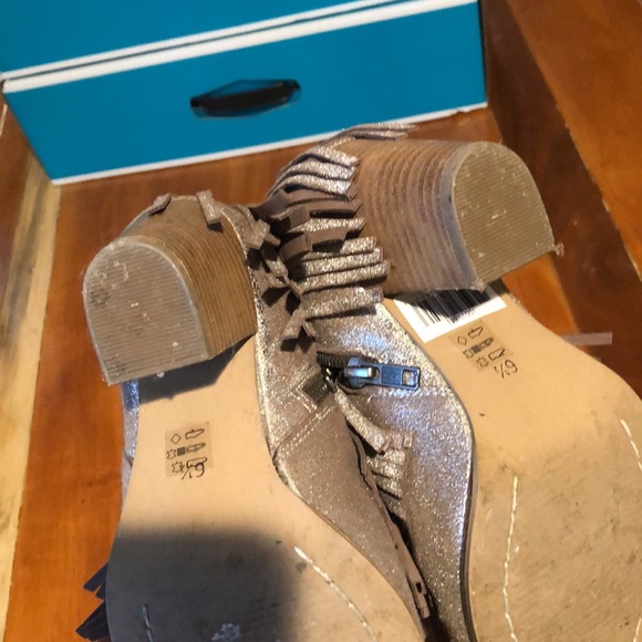Ariat Fringe Bootie sz6.5 - Picture 4 of 4